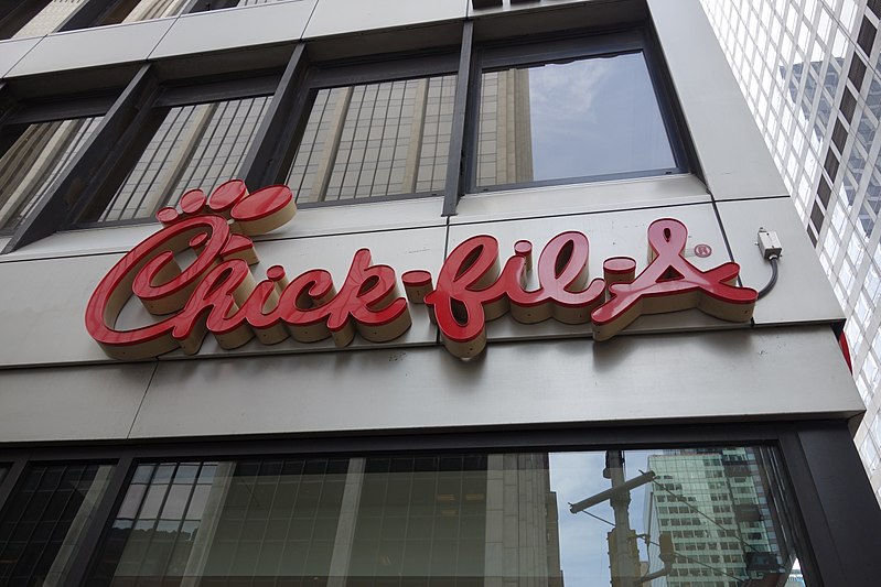 800px-W_46th_St_6th_Av_14_-_Chick-fil-A