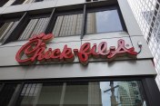 800px-W_46th_St_6th_Av_14_-_Chick-fil-A