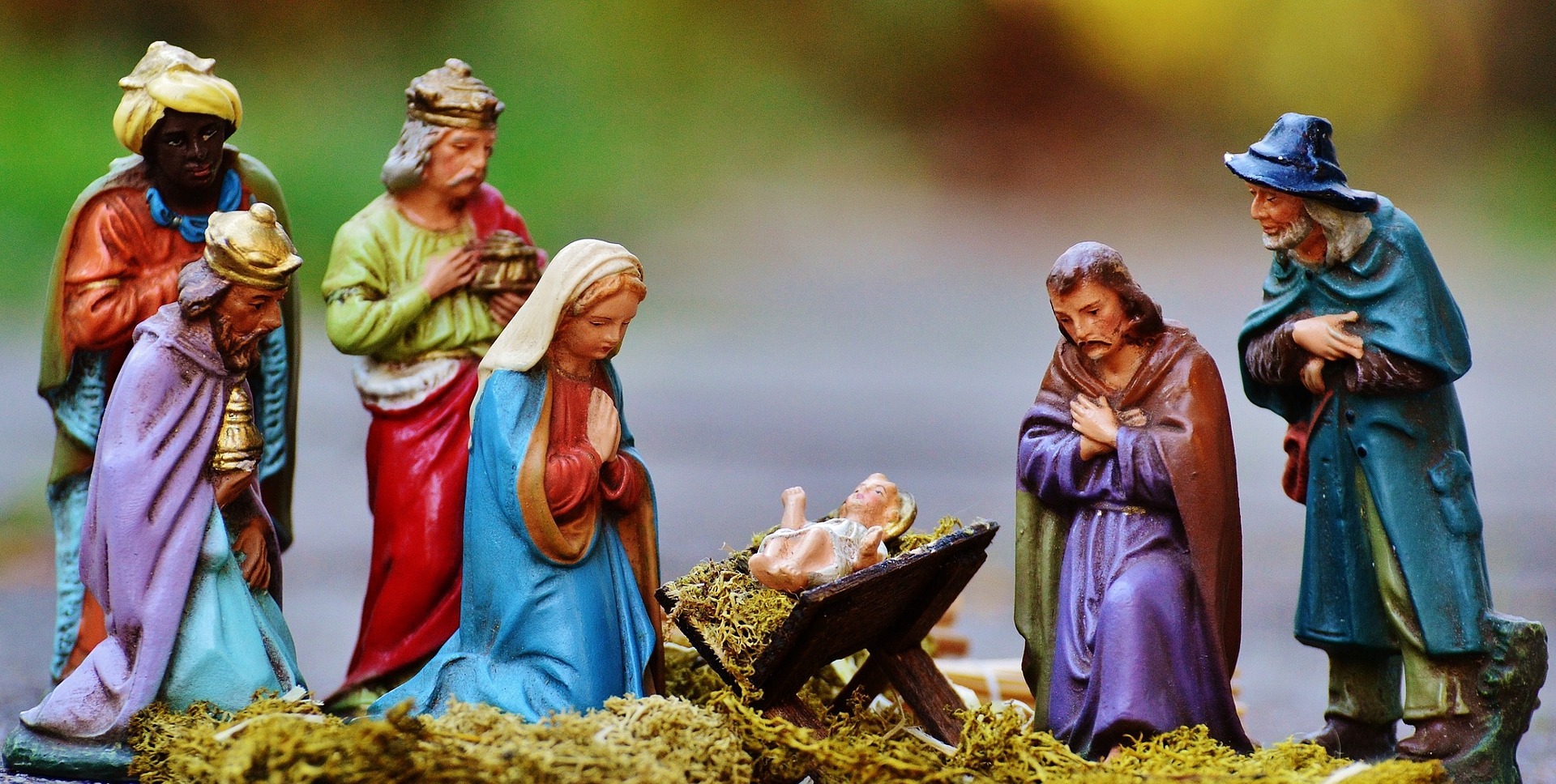 christmas-crib-figures-1060016_1920.jpg